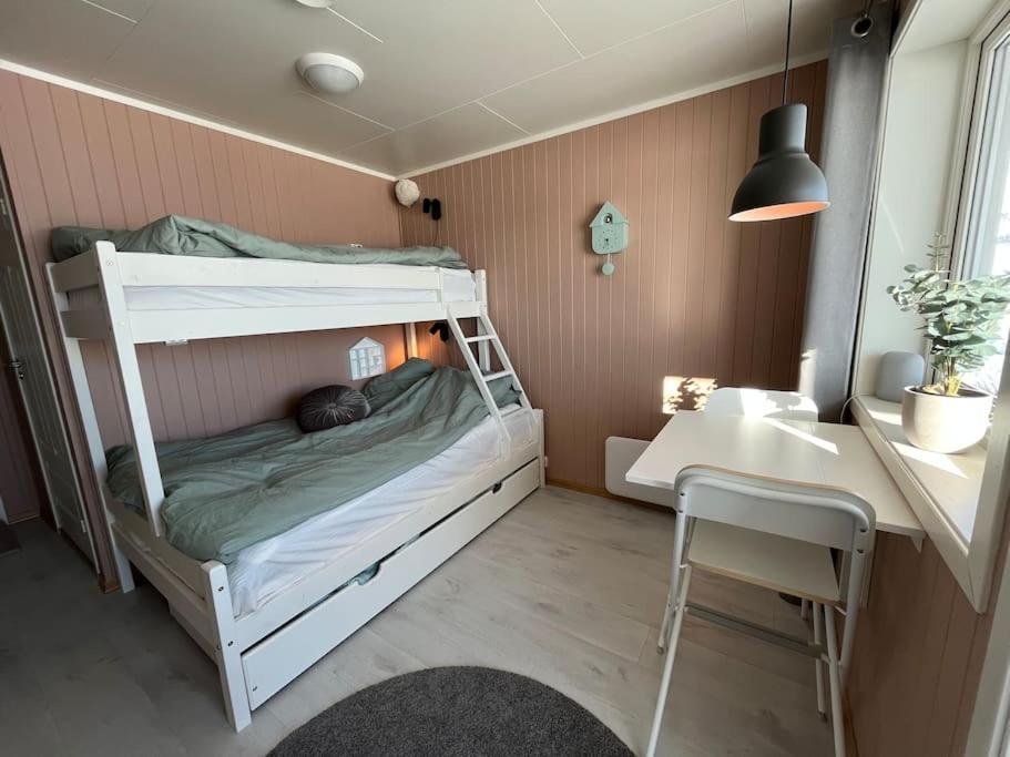 Kvaloya Arctic Retreat - In Beautiful Kvaloya,